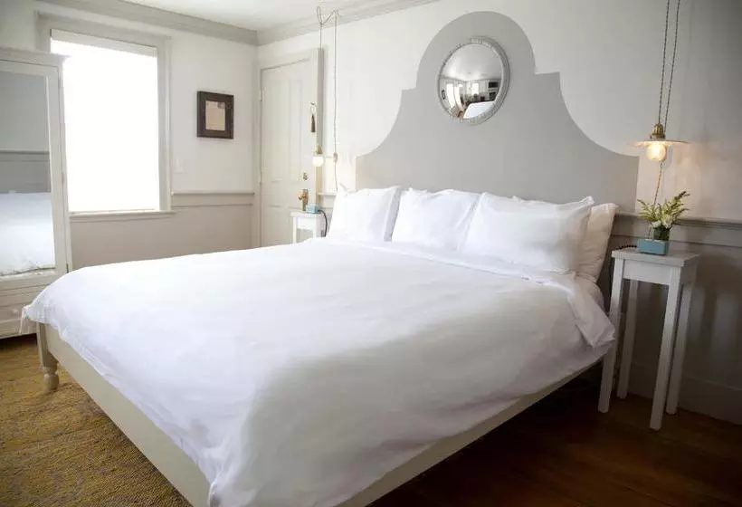 Hotelli Eben House
