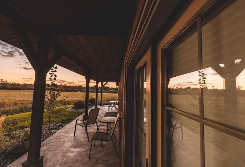 فندق Gallatin River Lodge