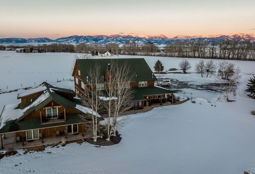 فندق Gallatin River Lodge