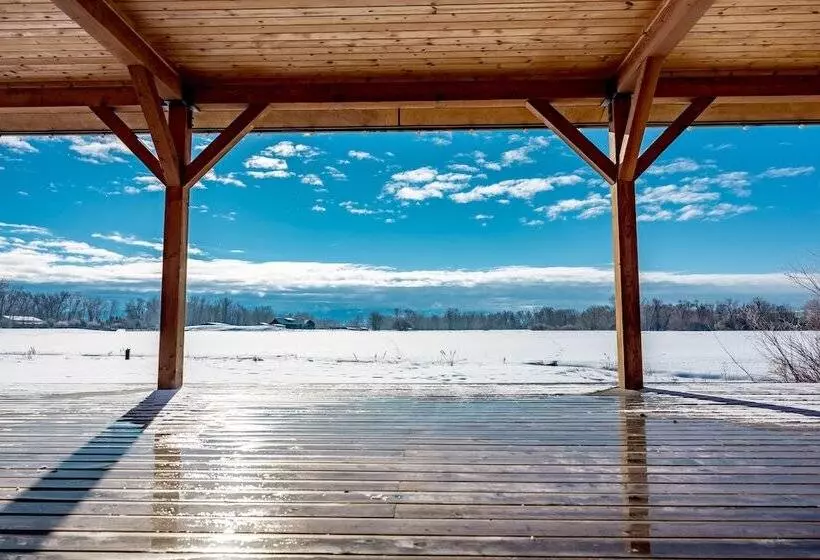 هتل Gallatin River Lodge