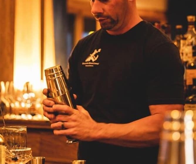 فندق Gallatin River Lodge