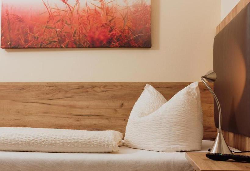 בית מלון כפרי Gästehaus Hötzl