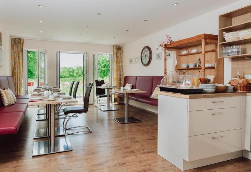 בית מלון כפרי Gästehaus Hötzl