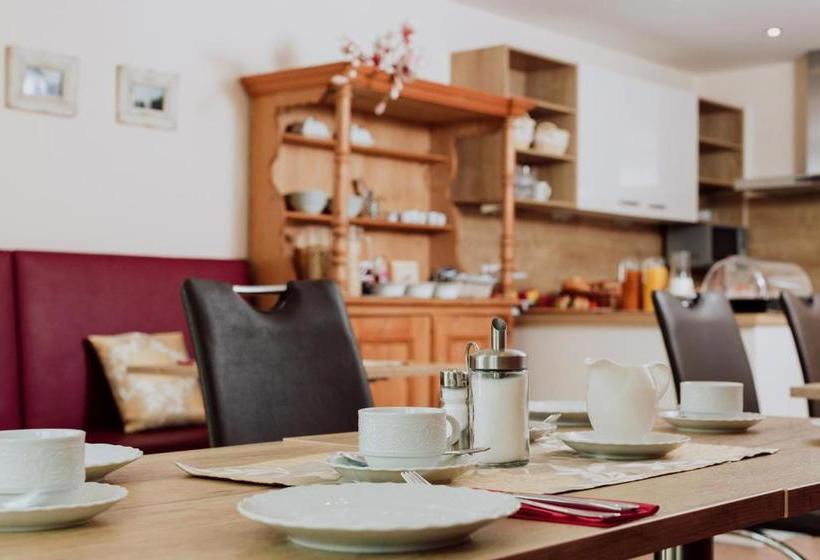 בית מלון כפרי Gästehaus Hötzl