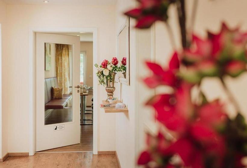 בית מלון כפרי Gästehaus Hötzl