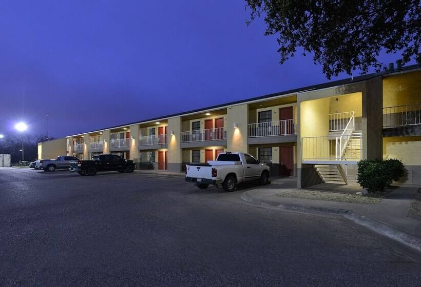 בית מלון כפרי Inn Of The Conchos