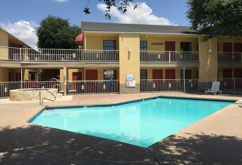 בית מלון כפרי Inn Of The Conchos