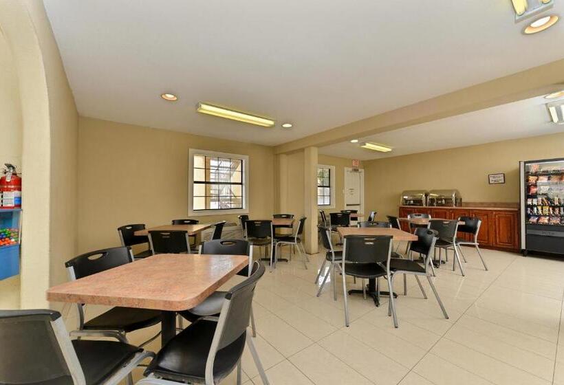 בית מלון כפרי Inn Of The Conchos