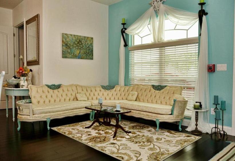 בית מלון כפרי Inn On The Avenue