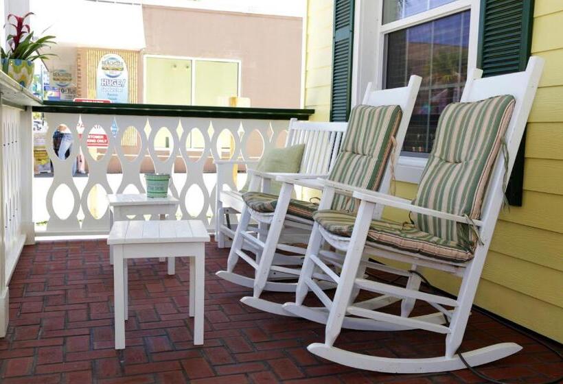 בית מלון כפרי Inn On The Avenue