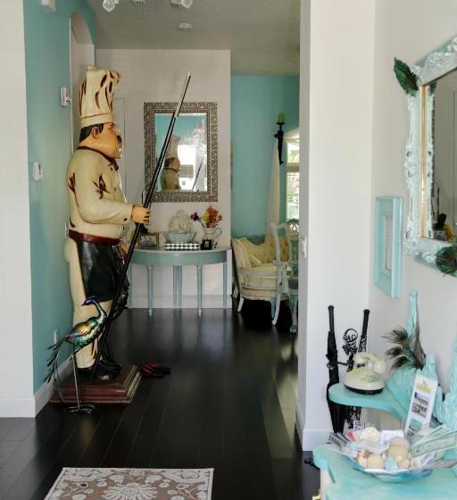 בית מלון כפרי Inn On The Avenue