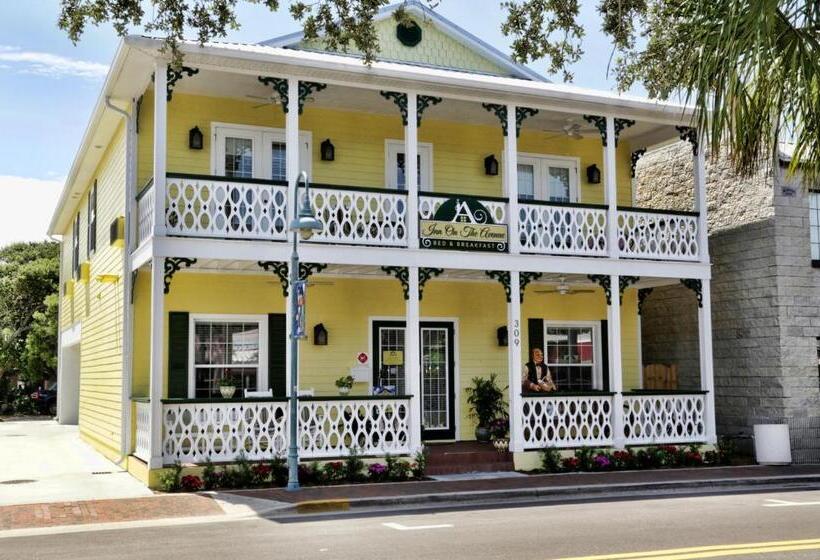 בית מלון כפרי Inn On The Avenue