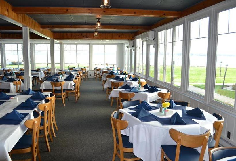 Отель Buzz S Lakeside Inn