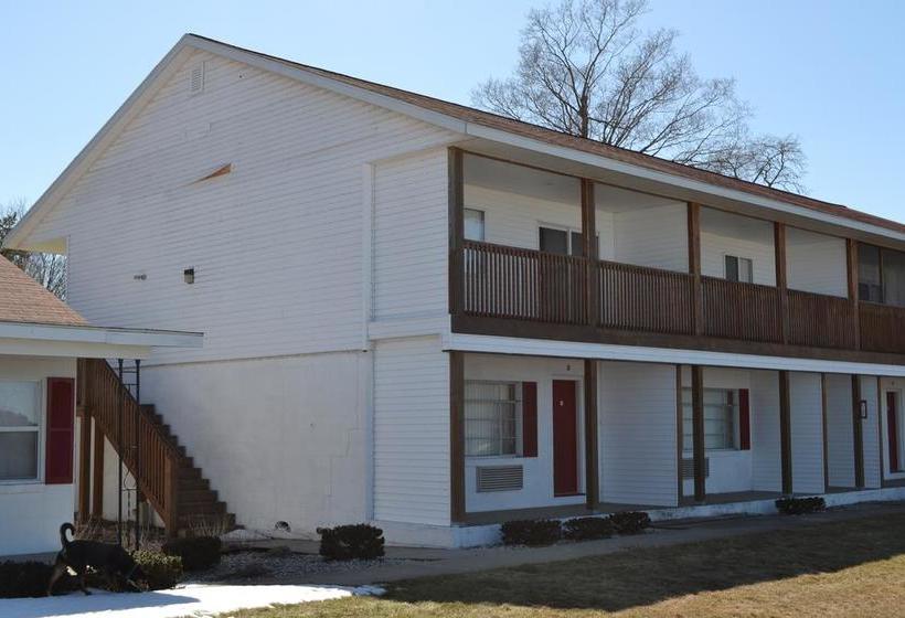 Отель Buzz S Lakeside Inn