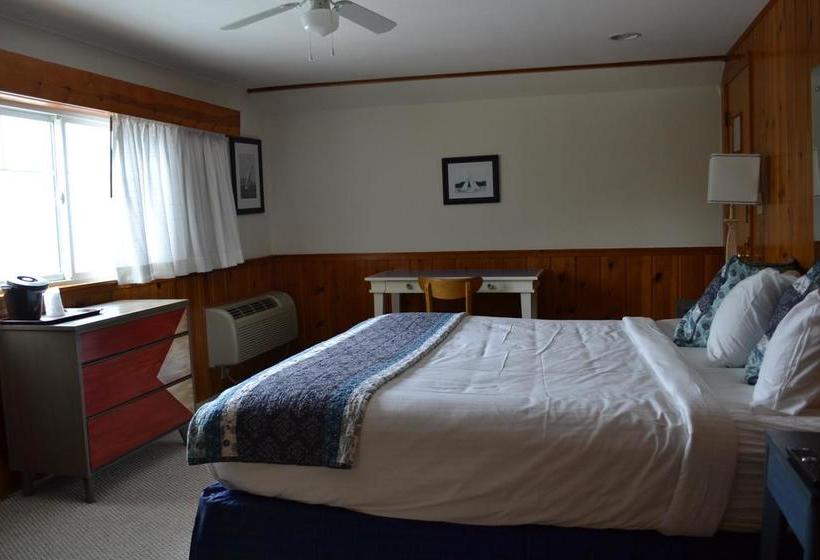 Отель Buzz S Lakeside Inn