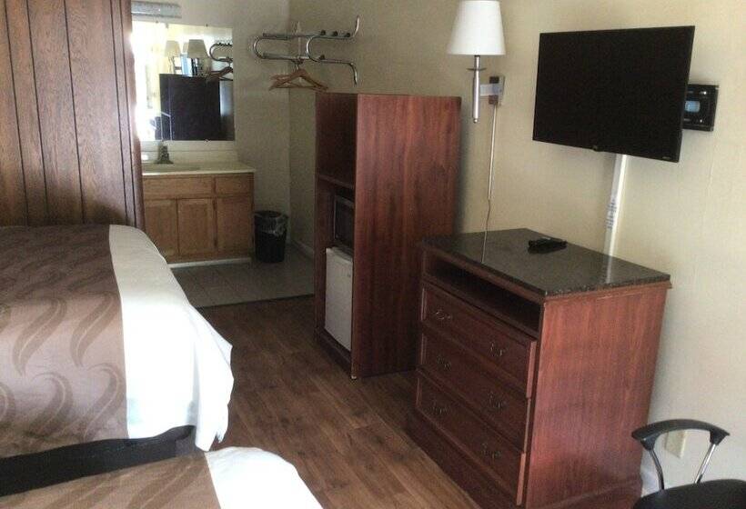 בית מלון כפרי Liberty Inn