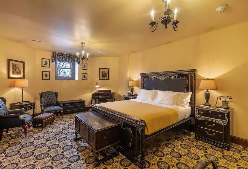 ホテル Steele Mansion Inn & Gathering Hub