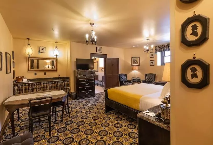 ホテル Steele Mansion Inn & Gathering Hub