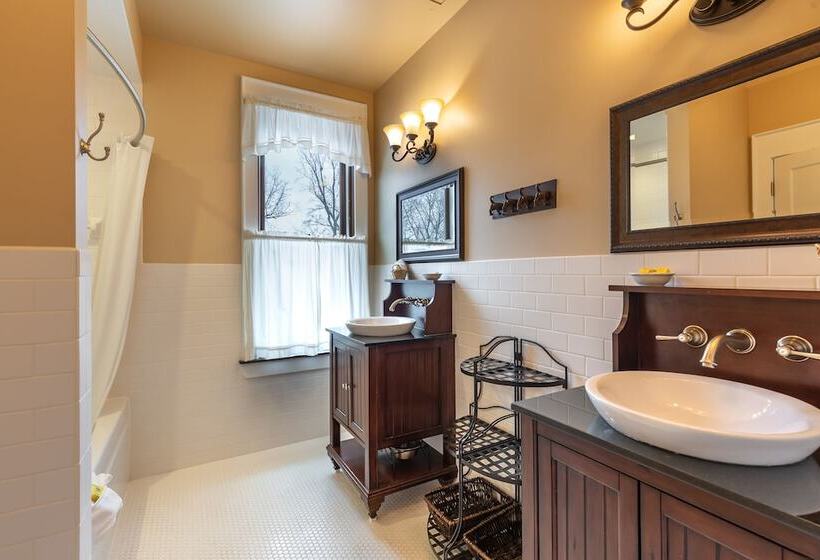 فندق Steele Mansion Inn & Gathering Hub