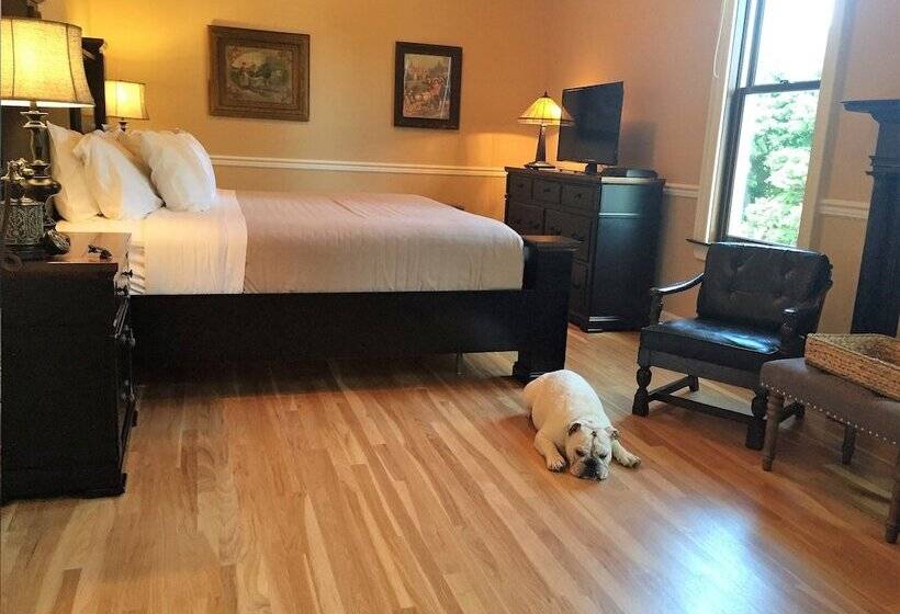 فندق Steele Mansion Inn & Gathering Hub