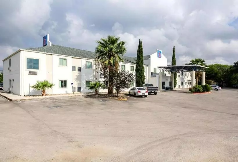 Motel 6 New Braunfels