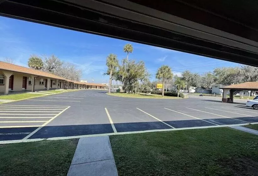 Shangri La Motel