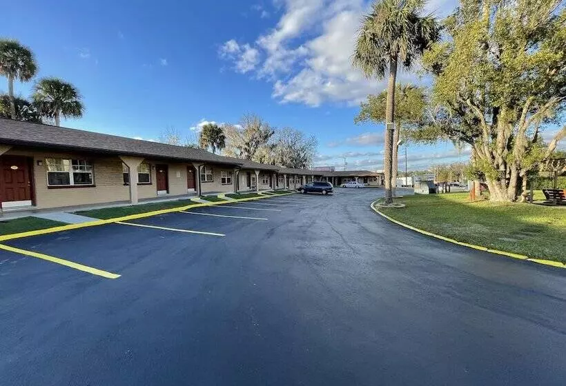 Shangri La Motel