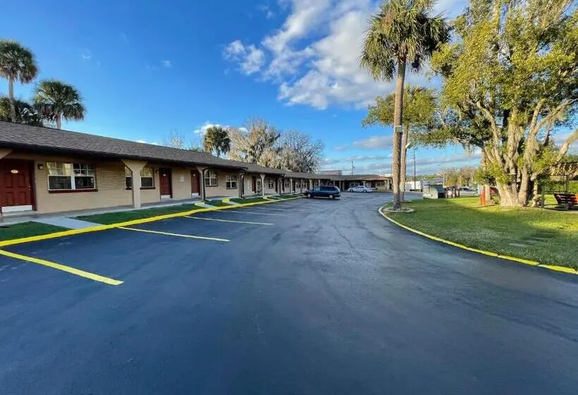 Shangri La Motel