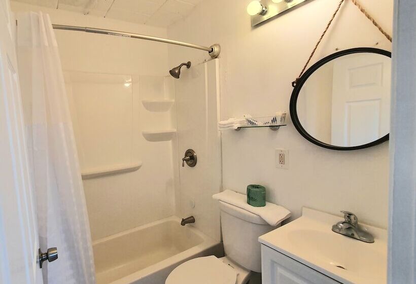 The Coral Sands Motel