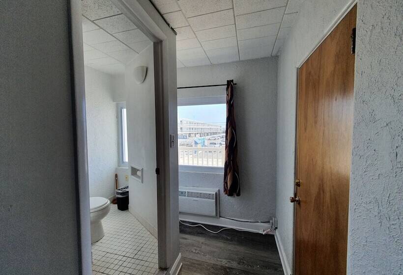 The Coral Sands Motel