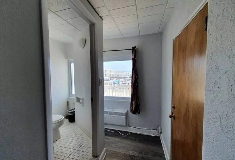 The Coral Sands Motel