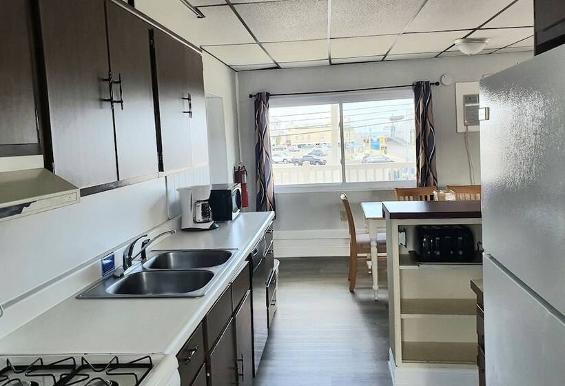 The Coral Sands Motel