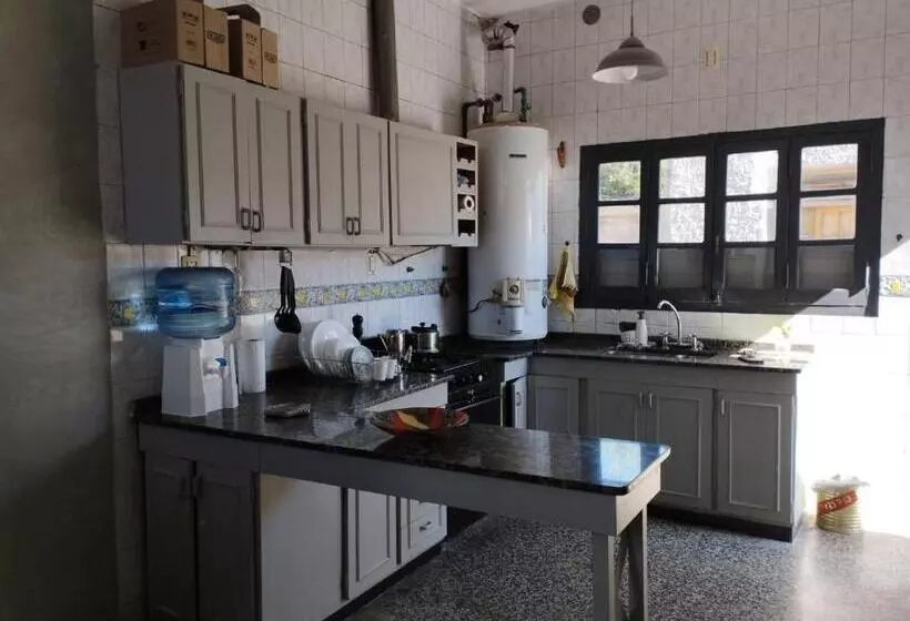 Retkeilymaja Hostal House Reymon,habitaciones Privadas Precio Por Persona