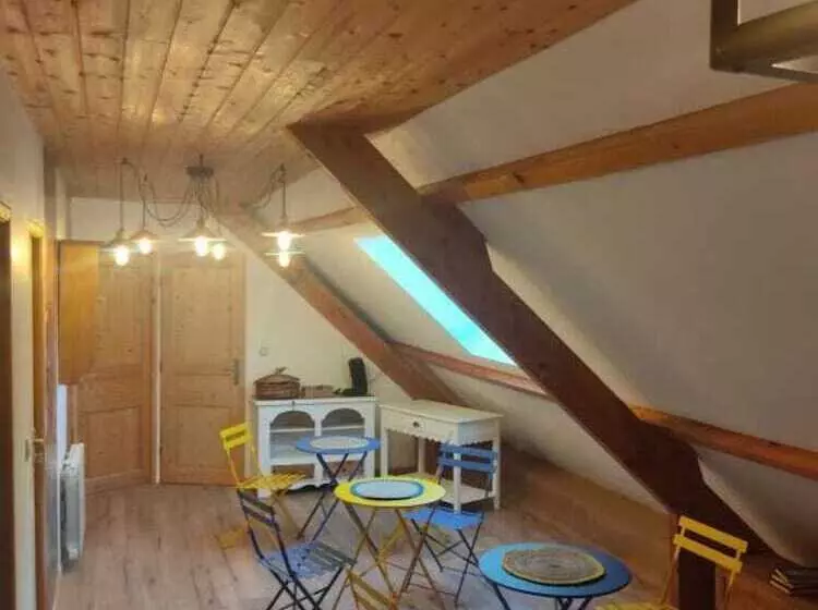 Aamiaismajoitus (B&B) Au Pied De La Colline