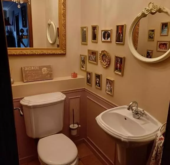 Aamiaismajoitus (B&B) Chambre D Hôte Lavande Au Fond Du Jardin