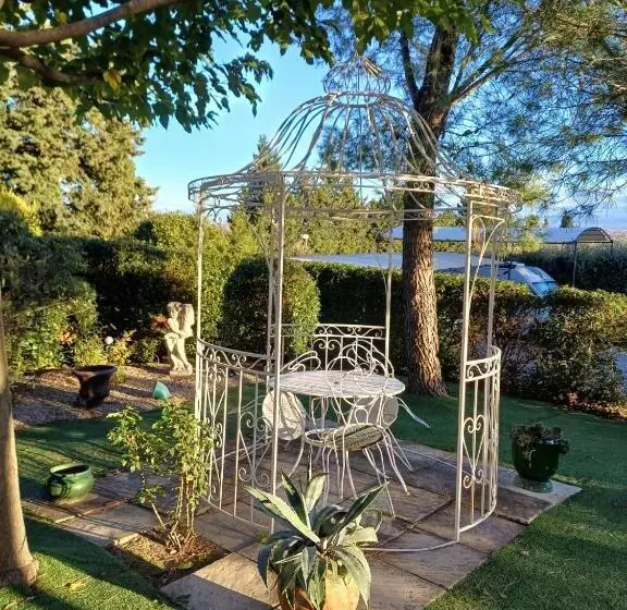 Aamiaismajoitus (B&B) Chambre D Hôte Lavande Au Fond Du Jardin