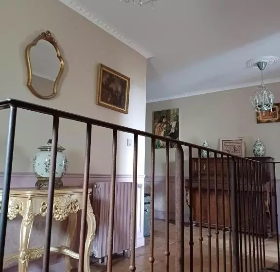 Aamiaismajoitus (B&B) Chambre D Hôte Lavande Au Fond Du Jardin