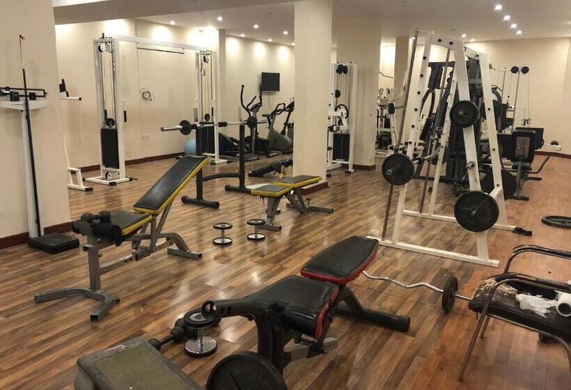 هتل قمة البستان