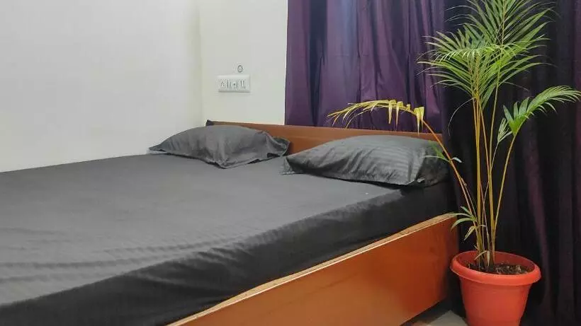 Hotelli Adh Amilia Residency