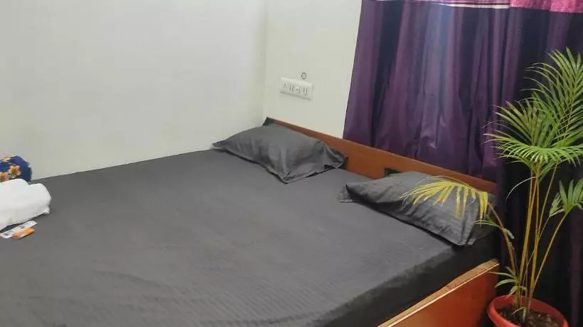 Hotelli Adh Amilia Residency