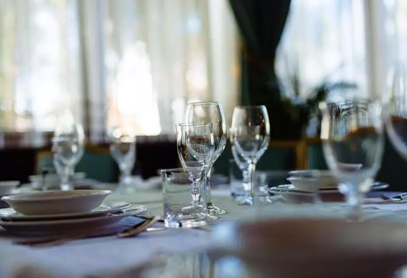 Hotelli Complex Vața Băi