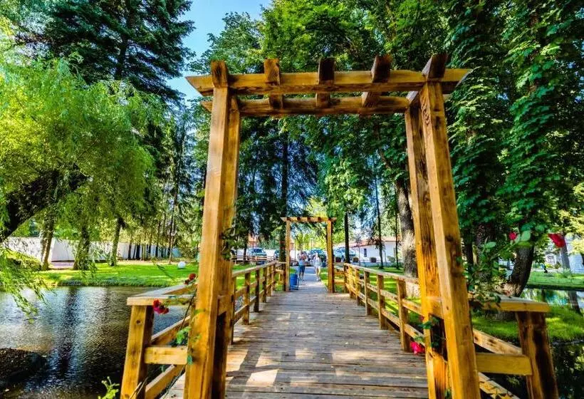 Hotelli Complex Vața Băi