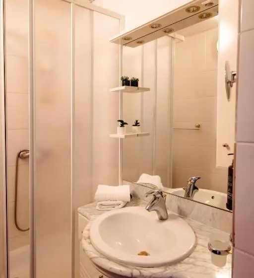 Hotelli Complex Vața Băi
