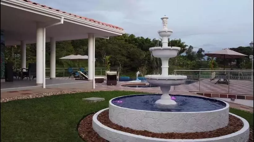 Hotelli La Perla Finca