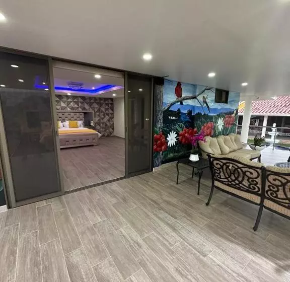 Hotelli La Perla Finca