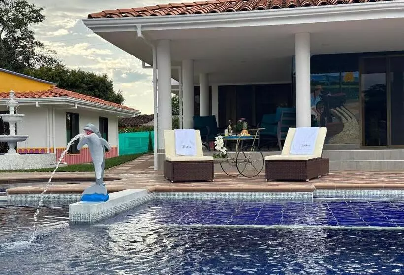 Hotelli La Perla Finca