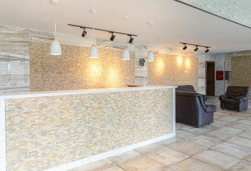 هتل Hilltop Management Group