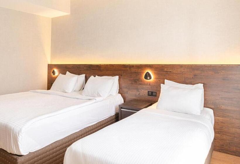 هتل Hilltop Management Group