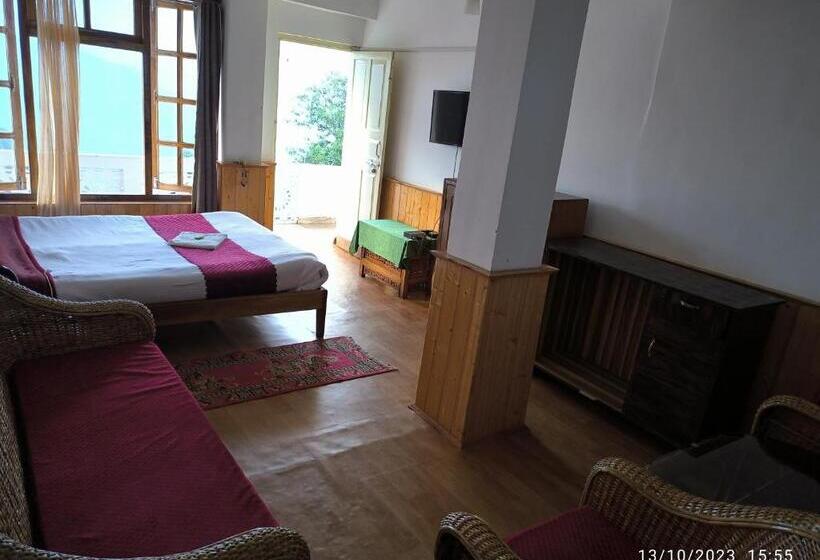 בית מלון כפרי Kabur