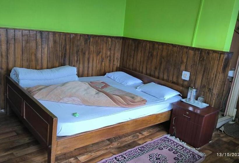 בית מלון כפרי Kabur